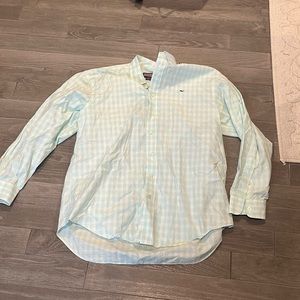Vineyard vines large shirt